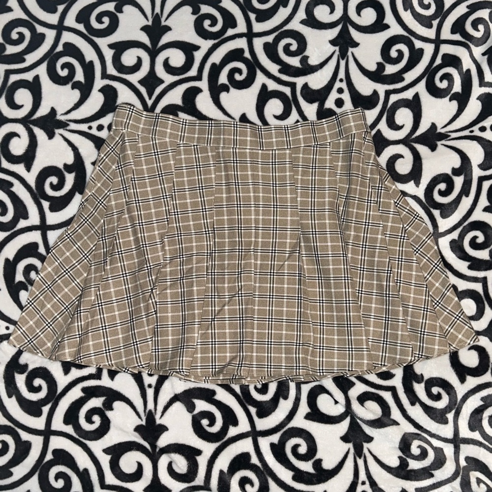 Garage Taupe Pleated Plaid Mini Skirt
